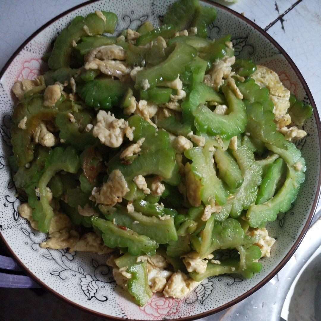 苦瓜炒鸡蛋