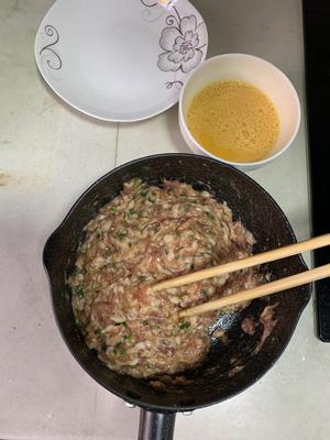 油面筋蛋饺汤的做法 步骤1