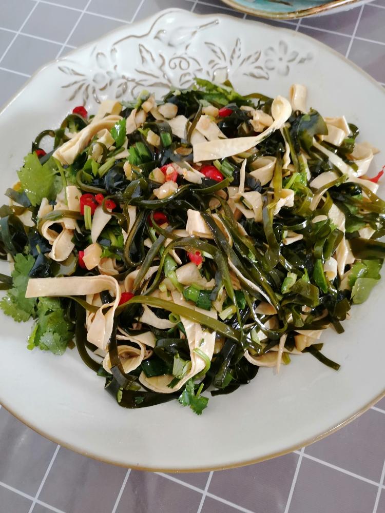 海带丝凉拌豆皮