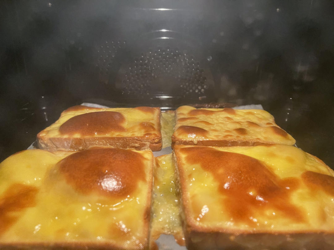 零失败快手岩烧乳酪(熔岩吐司)十分钟网红早餐，好吃哭