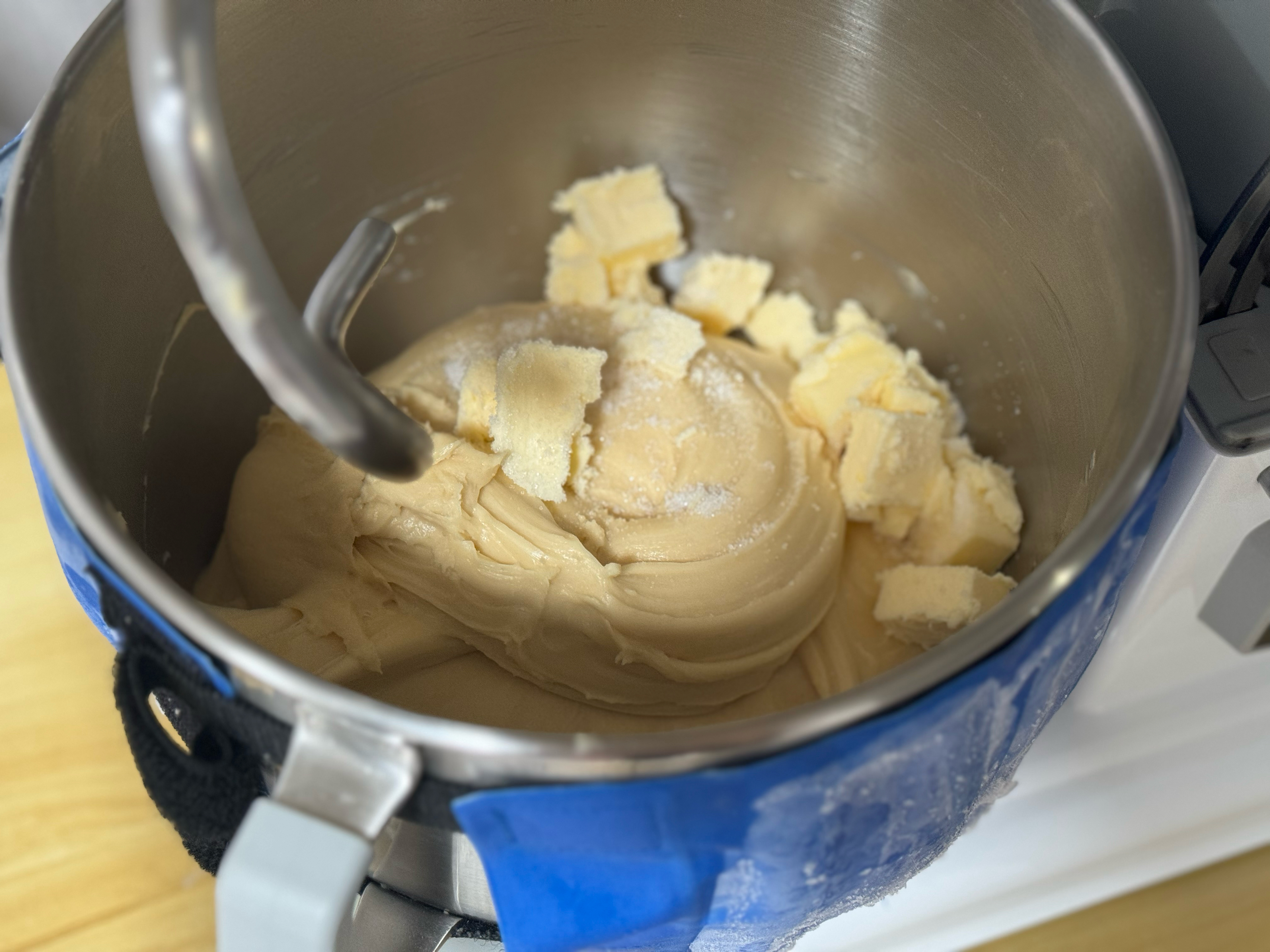 香甜柔软奶香四溢的液种法老面包的做法 步骤6