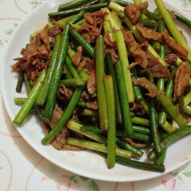 蒜苗炒肉片