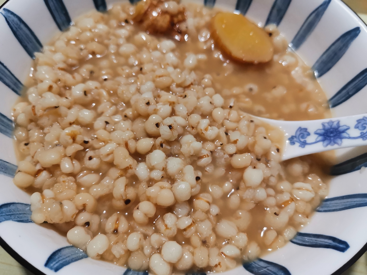 红糖老姜薏米粥的做法 步骤1