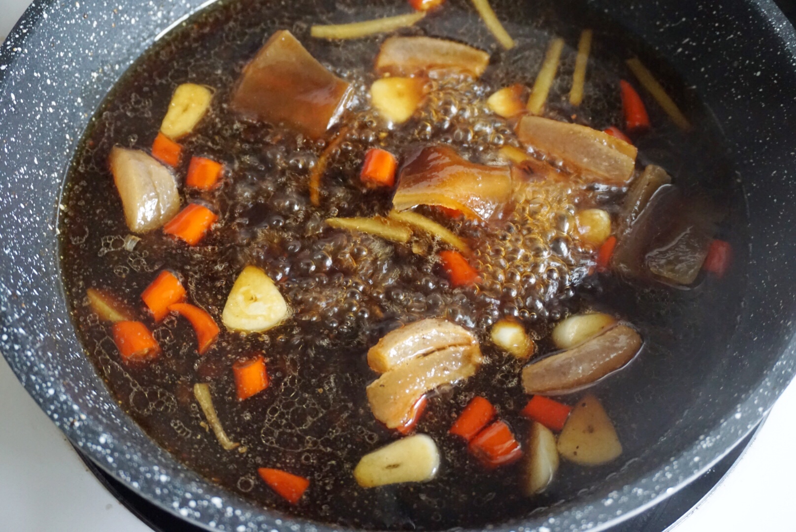 腊肉豆豉蒸鱼头的做法 步骤8