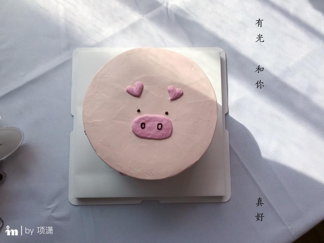手绘猪猪蛋糕
