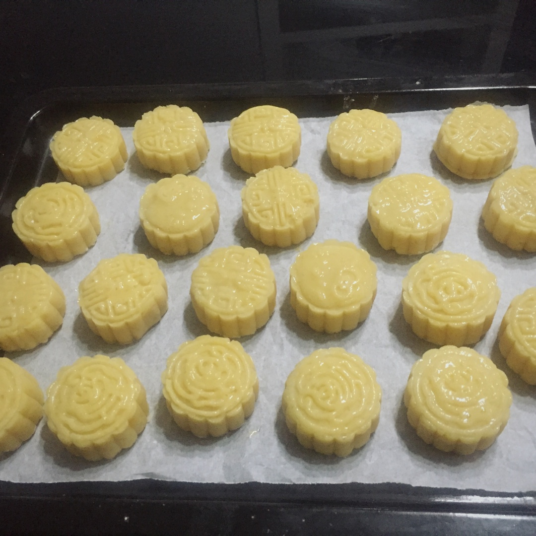 还原半岛奶黄月饼
