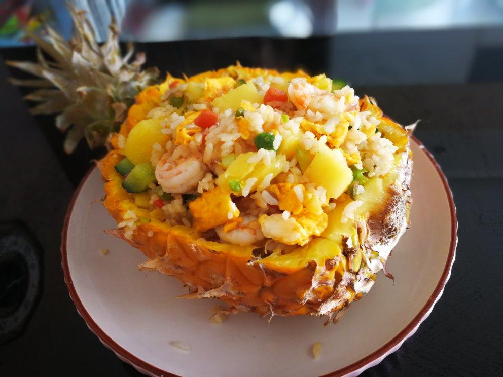 鸟语花香菠萝炒饭