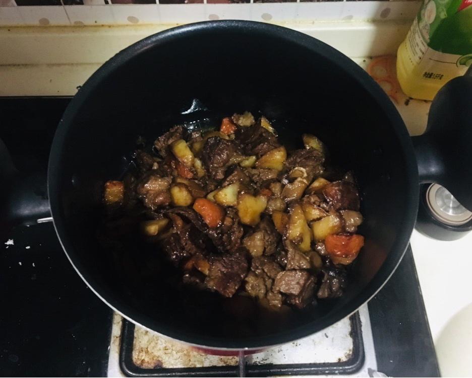 沙沙土豆胡萝卜炖牛肉