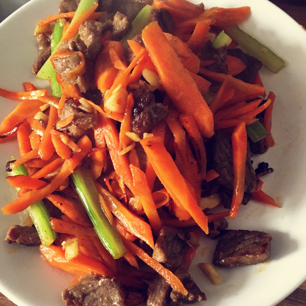 胡萝卜炒牛肉