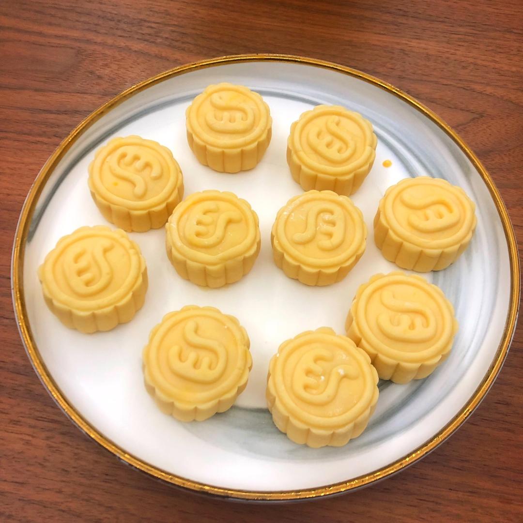 爆浆流心奶黄月饼-咸甜适中入口即化