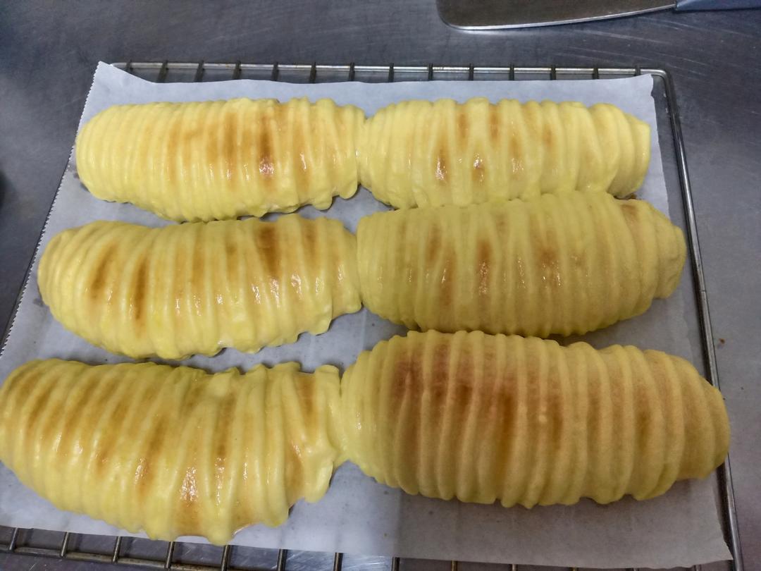 面包房里最受欢迎的毛毛虫面包