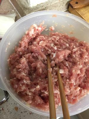 冬瓜丸子片粉汤的做法 步骤2