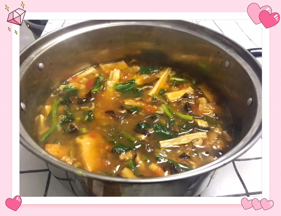 菠菜香菇木耳腐竹豆腐杂汤的做法