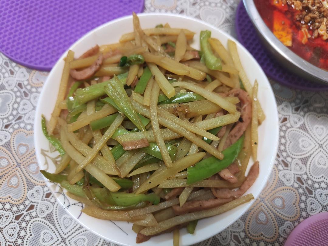 酸辣土豆丝（绝对清脆爽口，比外面卖的好吃，有诀窍！）