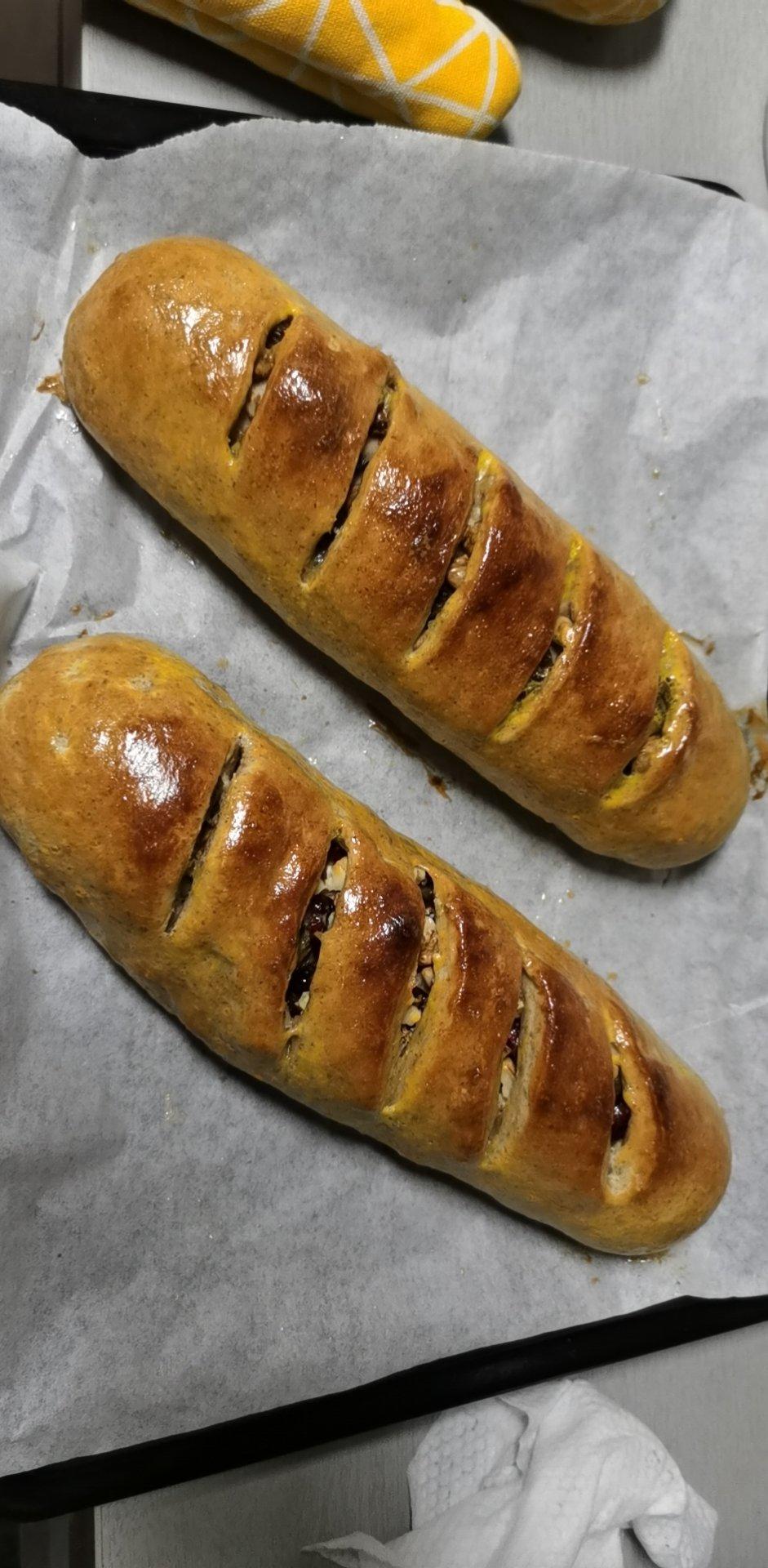 风靡代购店的新疆果仁大列巴