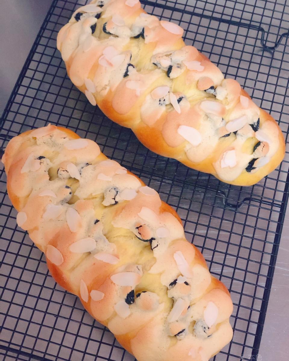 风情麻花辫【辫子面包】