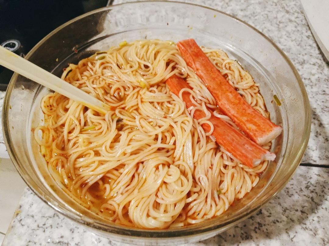 超级无敌美味懒人酸汤麻辣面（十分钟搞定色香味俱全）