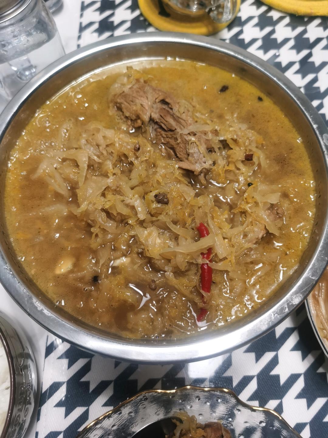 东北酸菜炖排骨