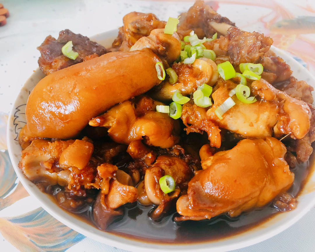 美味的家常菜：红烧猪蹄