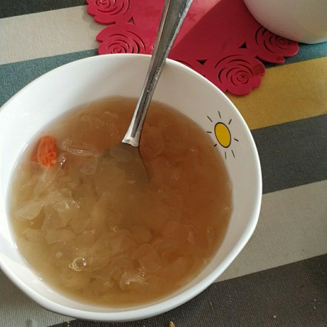 银耳莲子羹～出胶有妙招