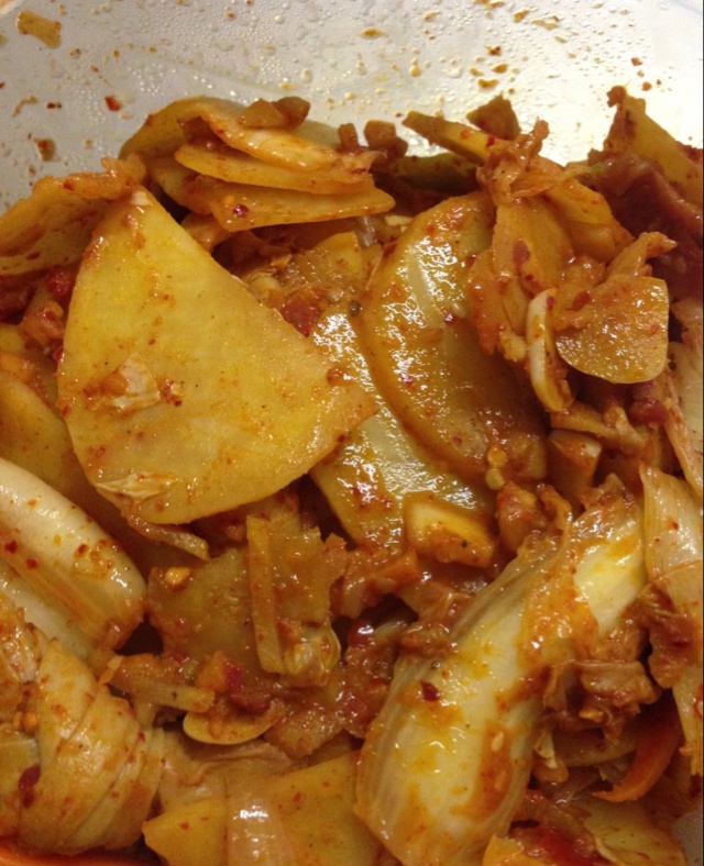 辣白菜炒土豆片