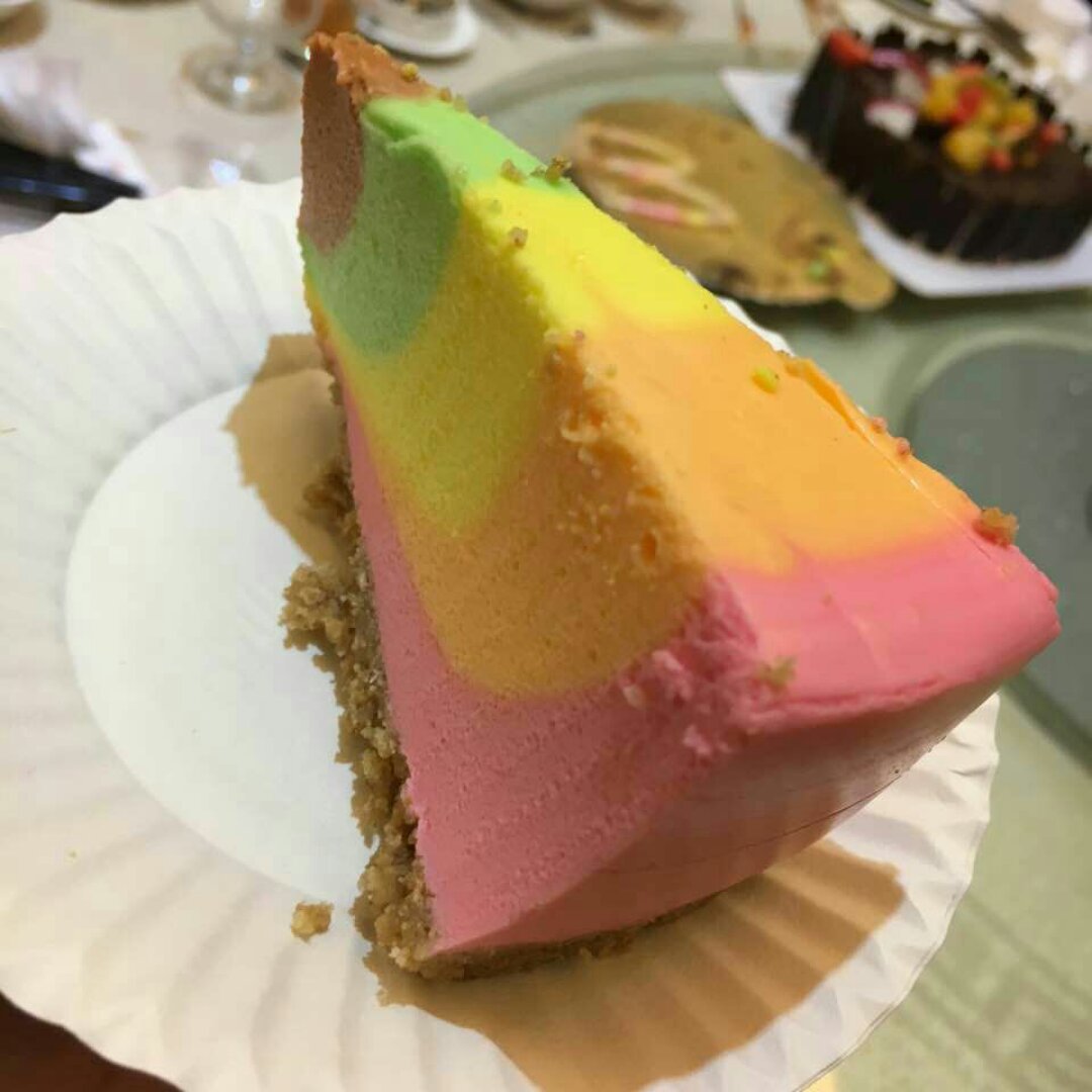 彩虹慕斯蛋糕