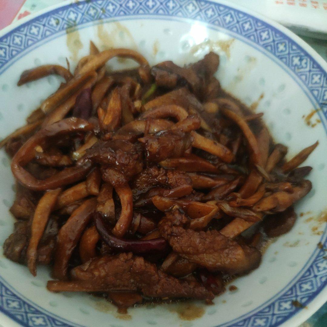 杏鲍菇炒肉丝