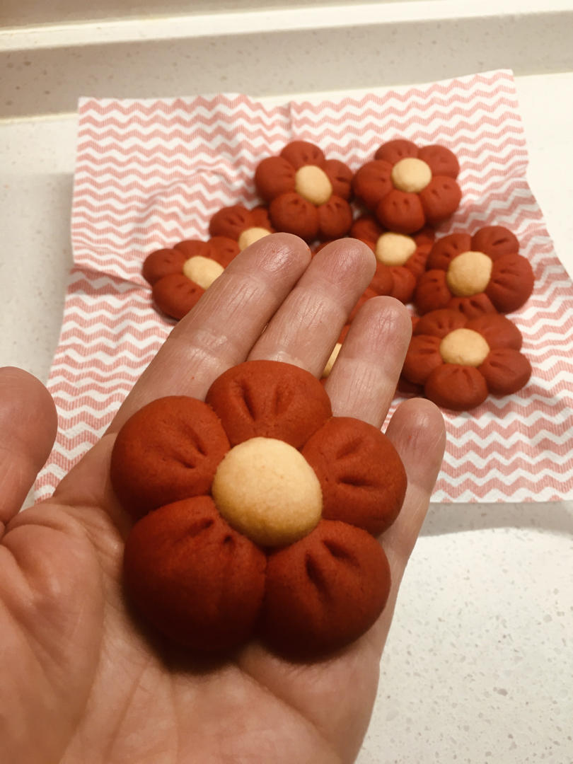 送你一朵小红花，花朵曲奇饼干