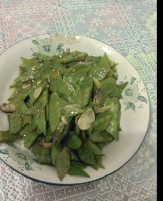 荷兰豆炒香菇