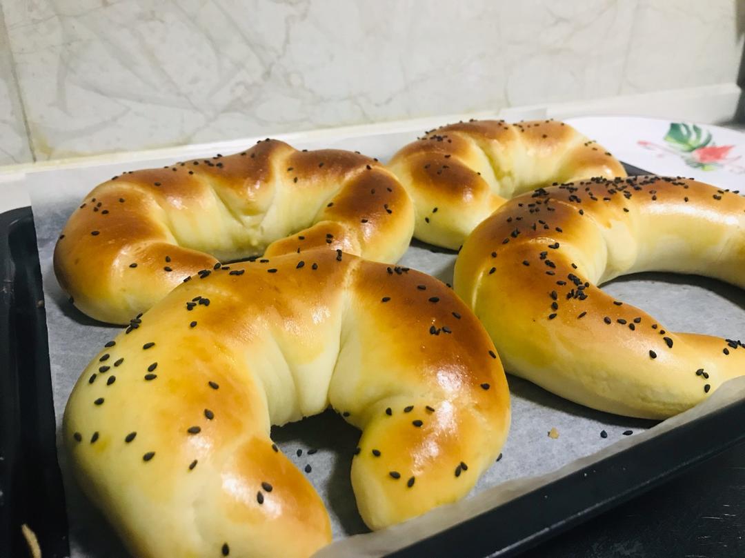 黄油牛角包
