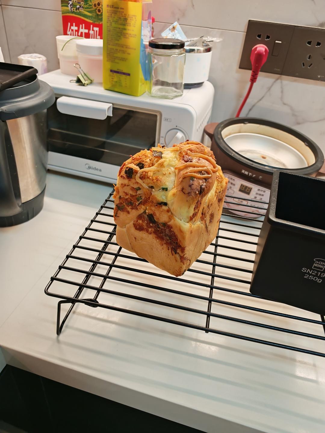 香葱肉松吐司/250克水立方