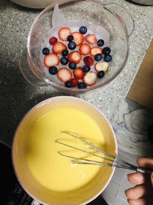 二十分钟水果酸奶蒸糕的做法 步骤2