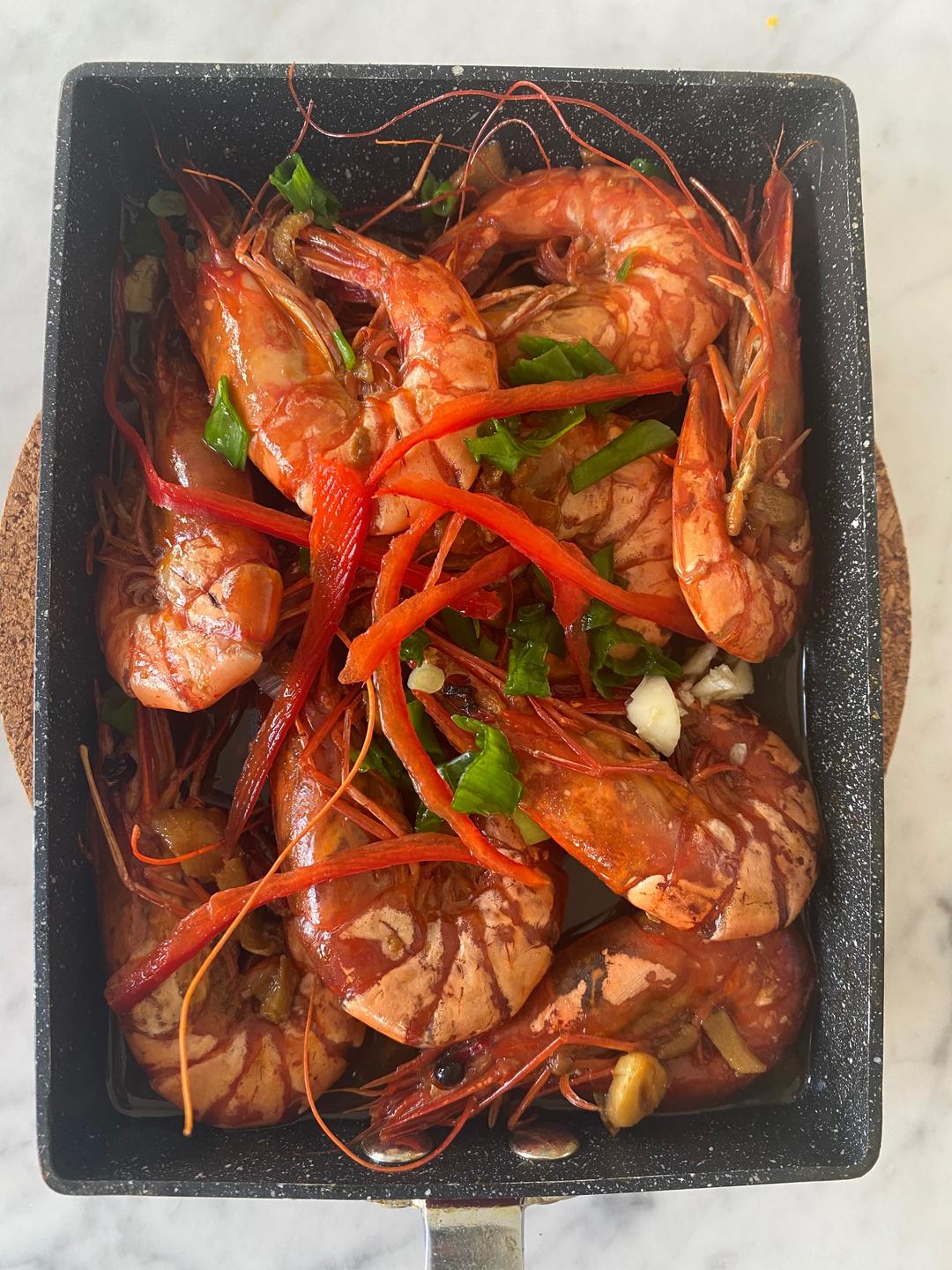 烤鸭味红烧黑虎虾的做法