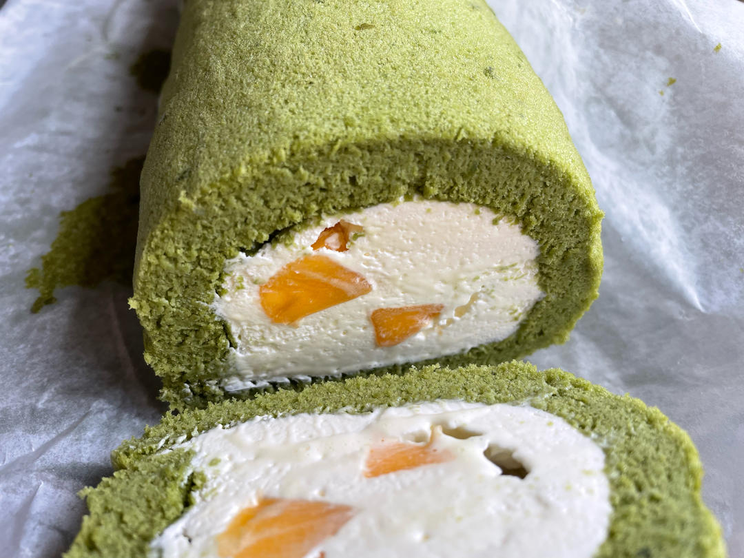 椰香斑斓芒果蛋糕卷