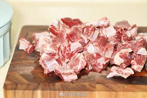 北鼎铸铁锅食谱｜红烧牛肉的做法 步骤1