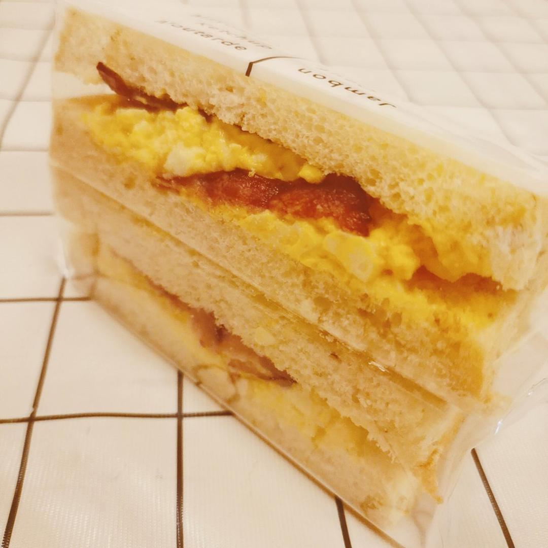 好吃到爆炸的 三明治