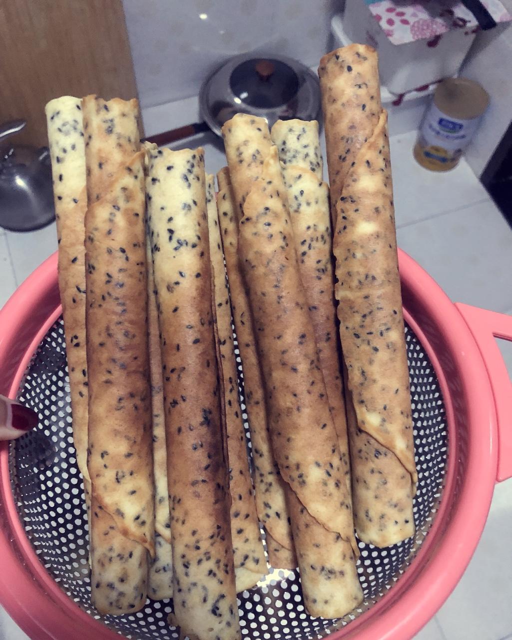 香酥不甜腻的彩色奶油蛋卷