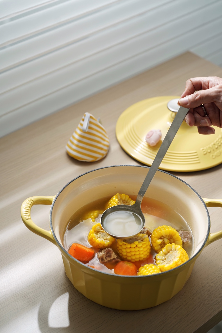 【北鼎电磁锅食谱】玉米胡萝卜炖排骨汤的做法