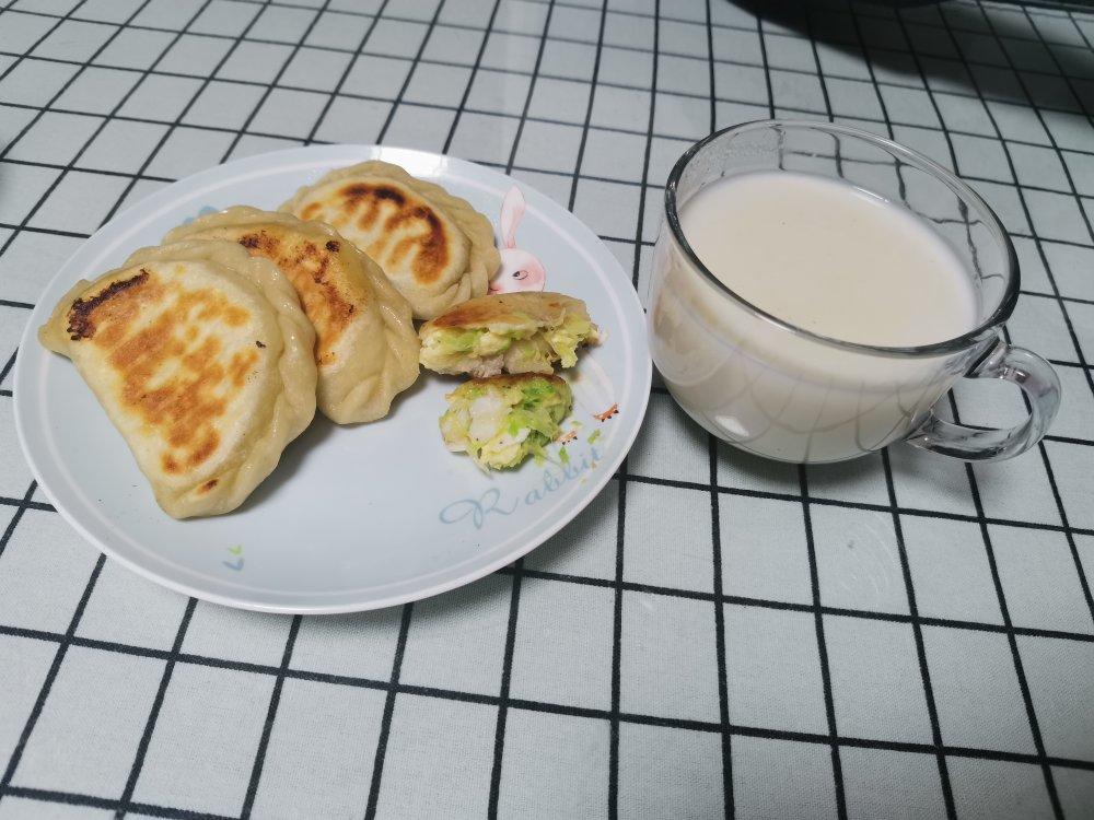 西葫芦鸡蛋虾仁馅饼（不用手和面）