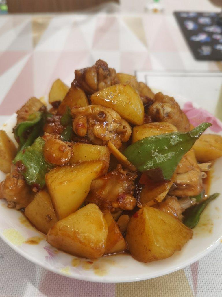 土豆烧鸡（非常下饭哦~）