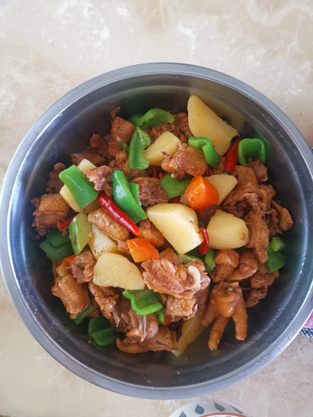 红烧鸡块炖土豆