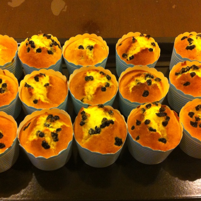 淡奶油海绵纸杯蛋糕