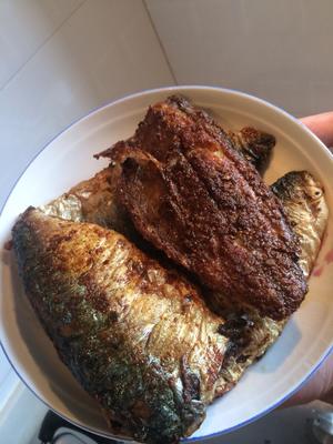香辣煎鲐鱼的做法 步骤4