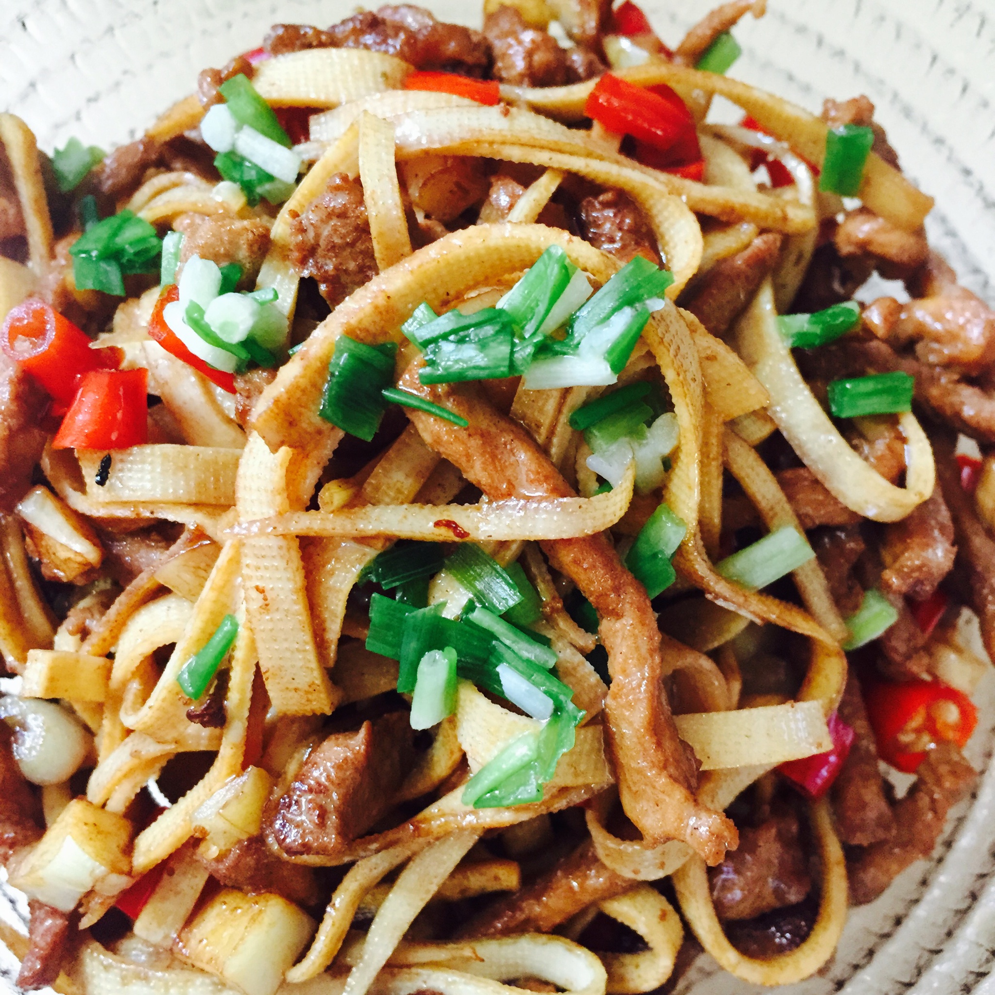 欣菲小镇做的千张肉丝