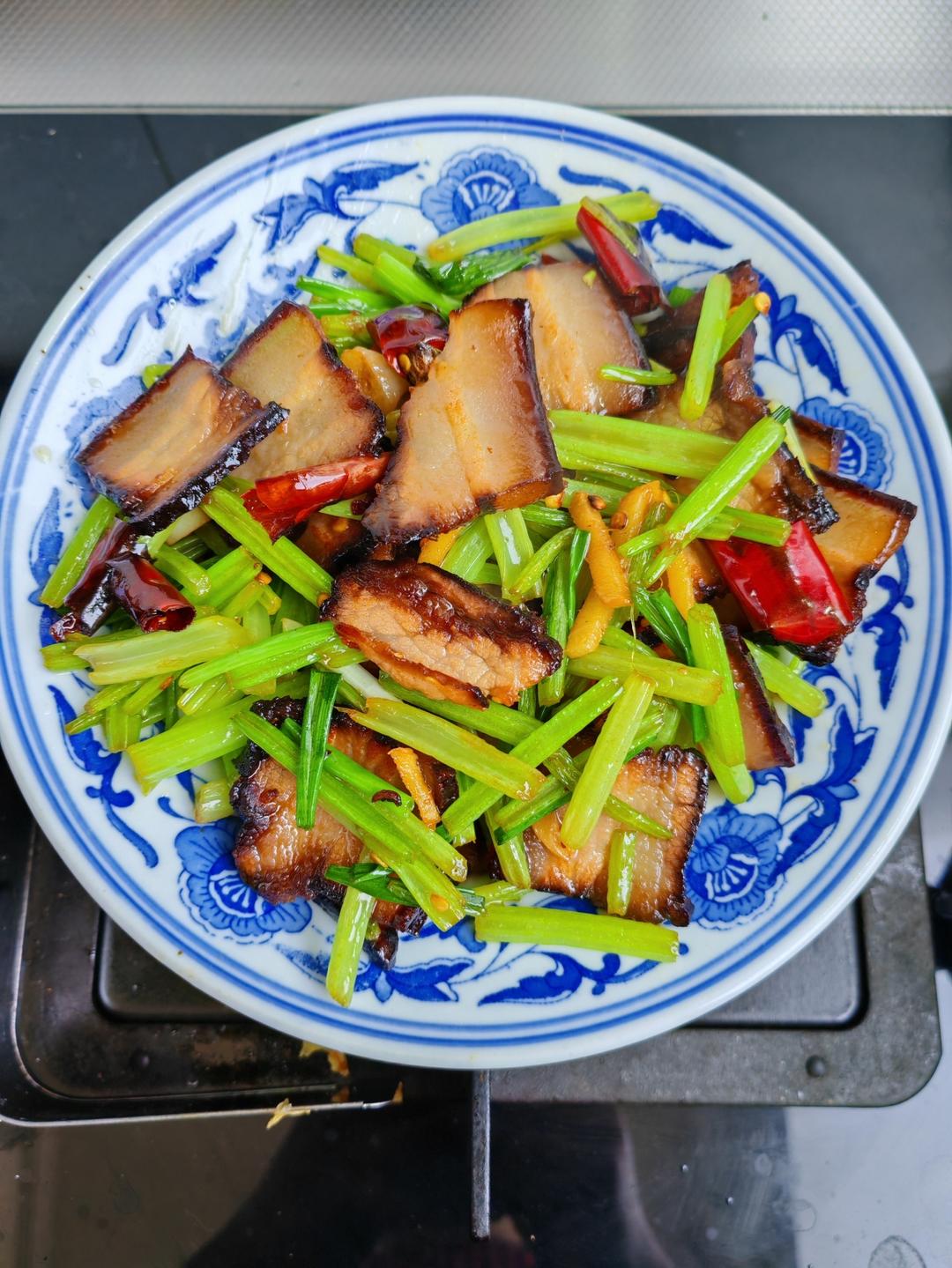 用最简单的方法做最好吃的酱肉