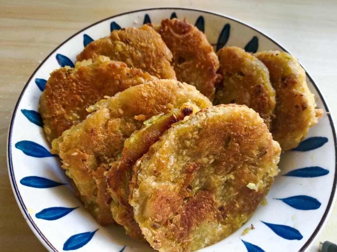 家常葱油饼  柔软多层 凉了也不硬 附详细视频讲解