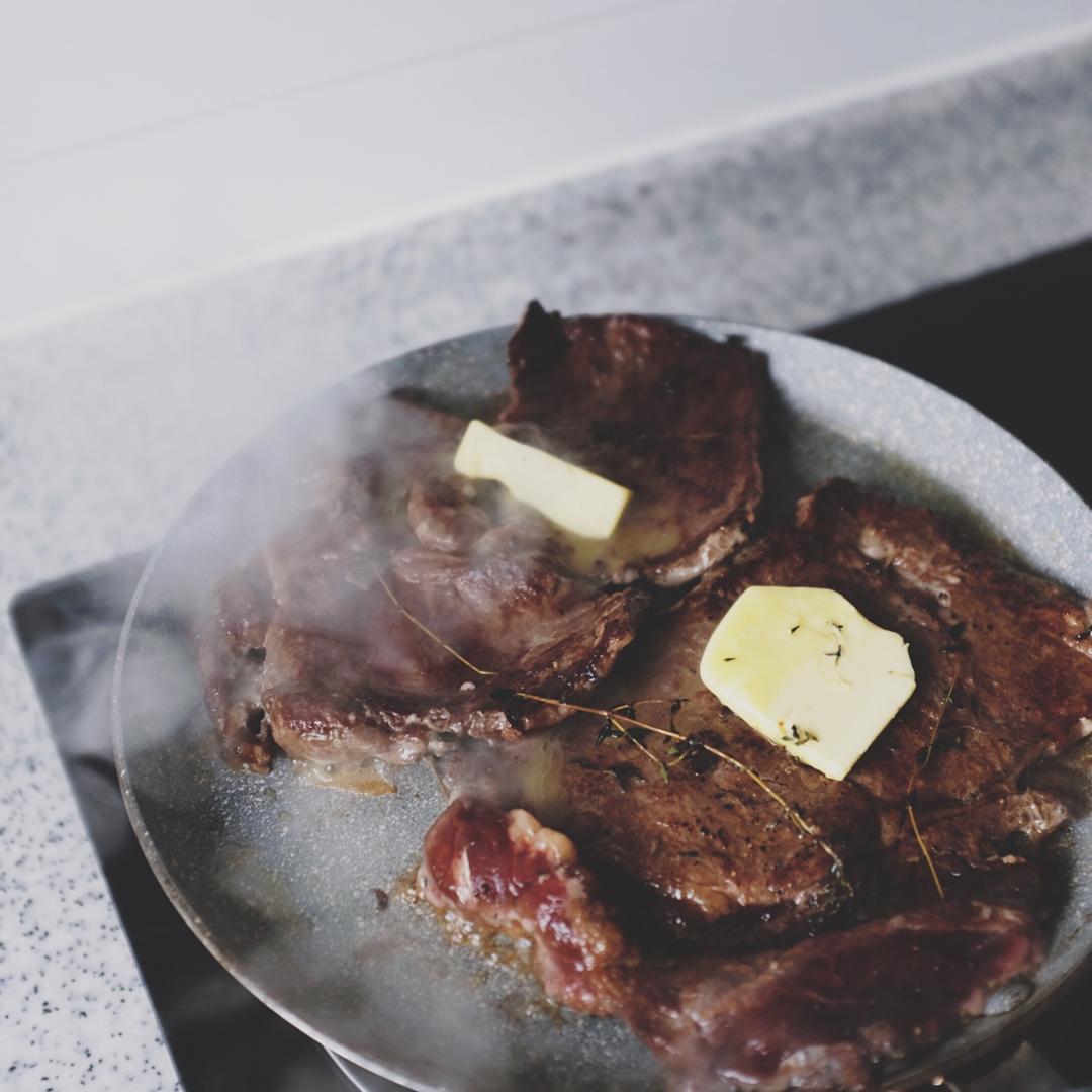 好吃到哭的煎牛排