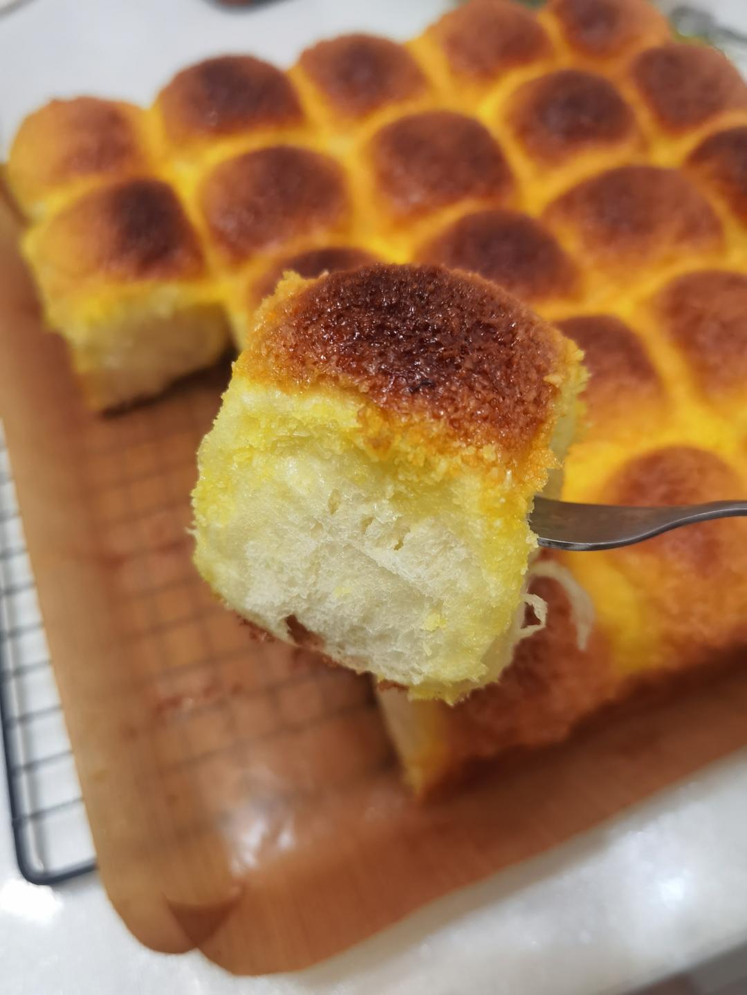 简单易做～椰蓉小面包