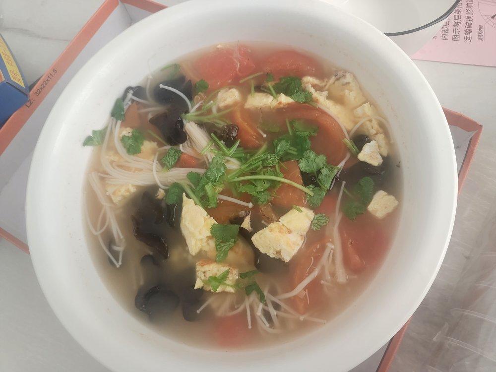 西红柿金针菇汤，超级鲜