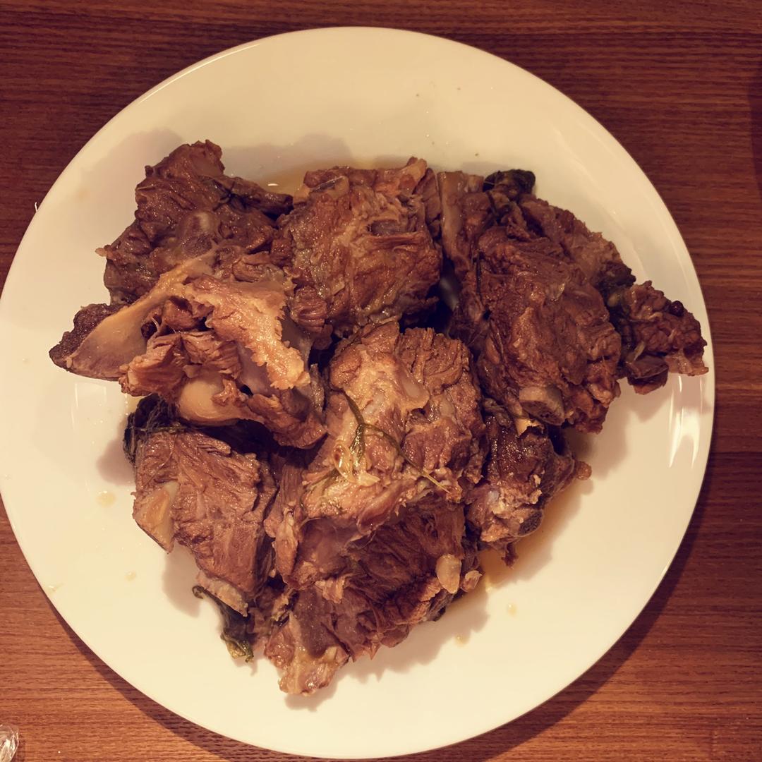 有滋有味香到吮指的酱骨架